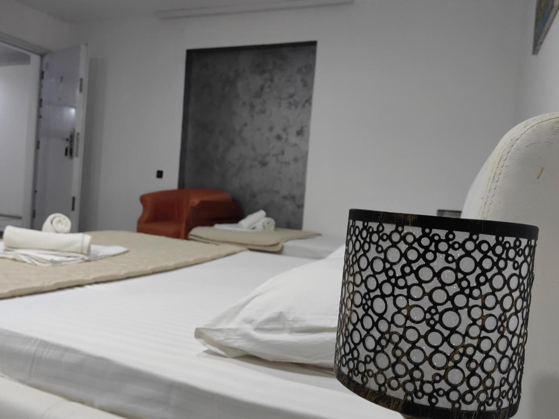 Lira Excellent Nis Hotell Exteriör bild